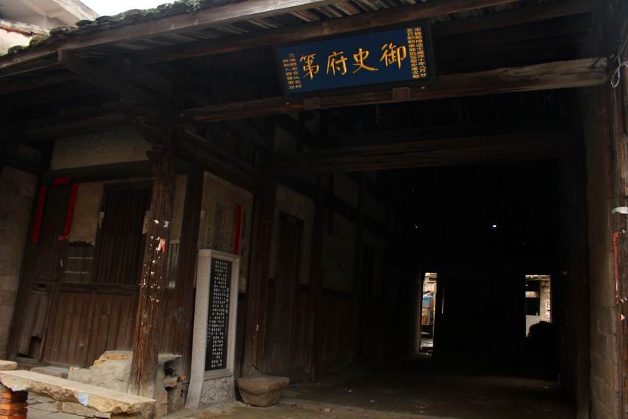 ع С d0219 085.jpg