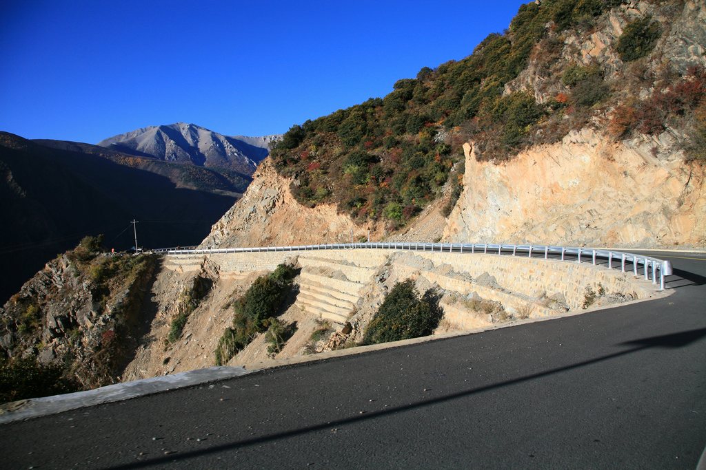 觉巴山1.jpg