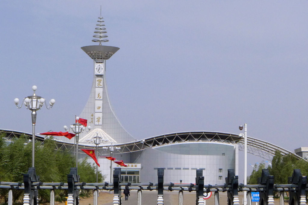 额济纳旗--策克口岸1.jpg